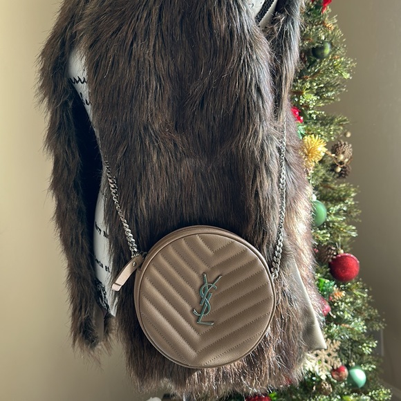 💔SOLD OUT💔 YSL Round Camera Bag - Picture 8 of 13